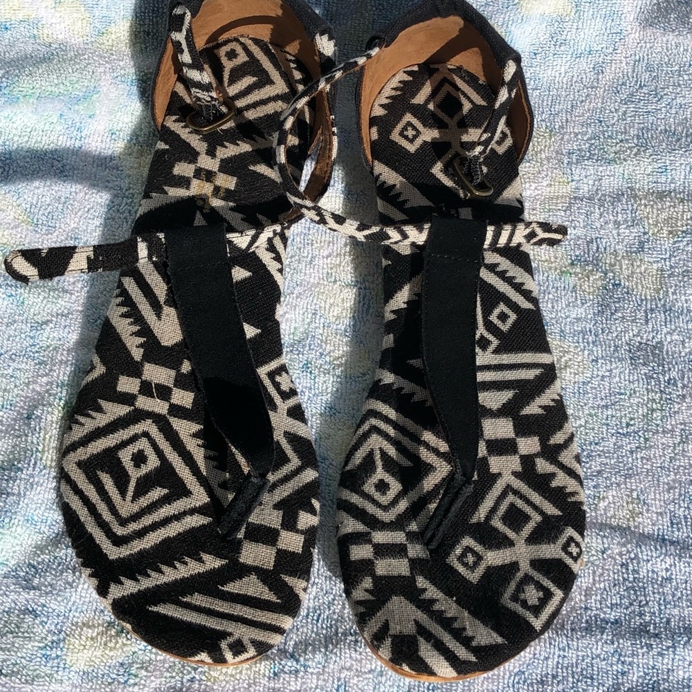 Toms sandals
